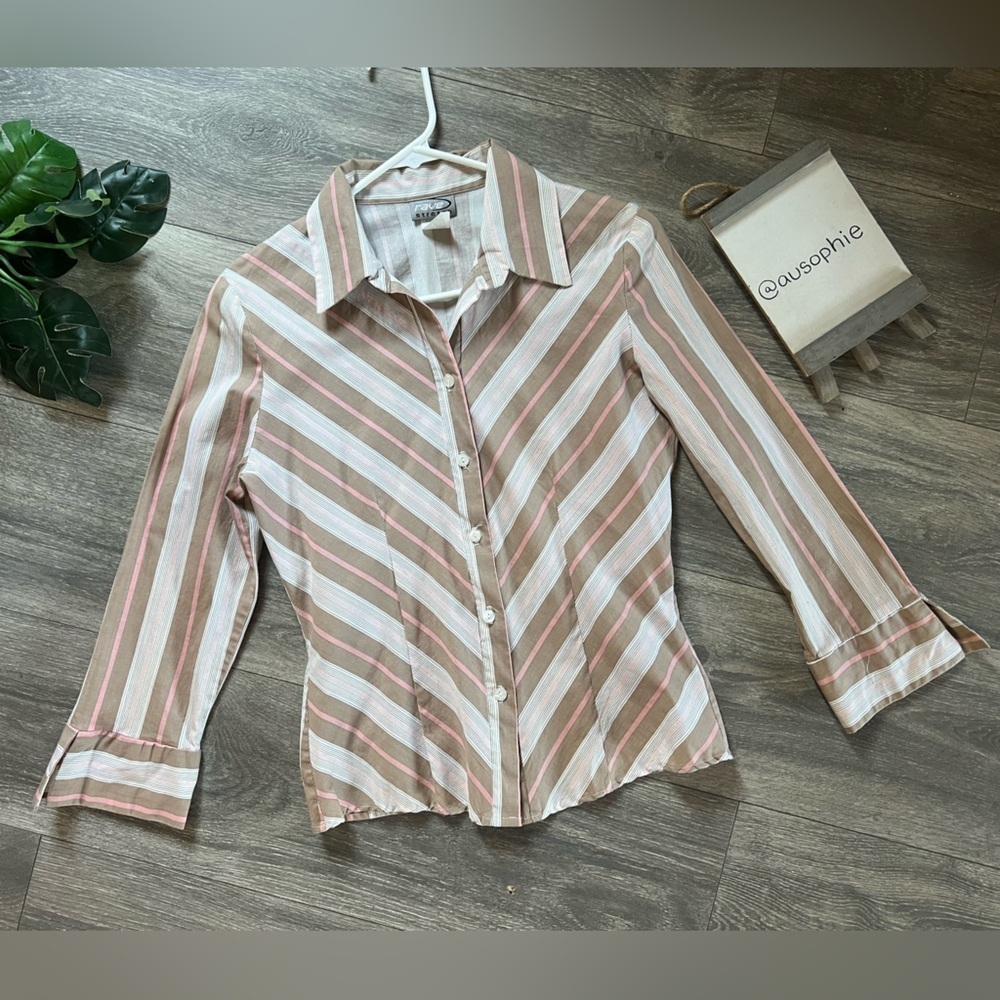 Vintage Rave Stretch 90s Y2K Neutral Striped V-Taper Button Down Top. Size M